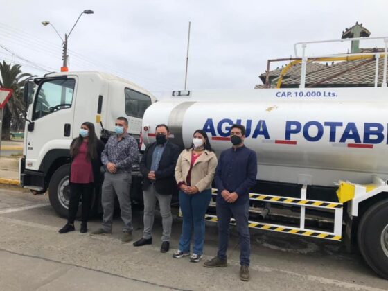  Con nuevo camión aljibe municipal enfrentan grave sequía en Los Vilos