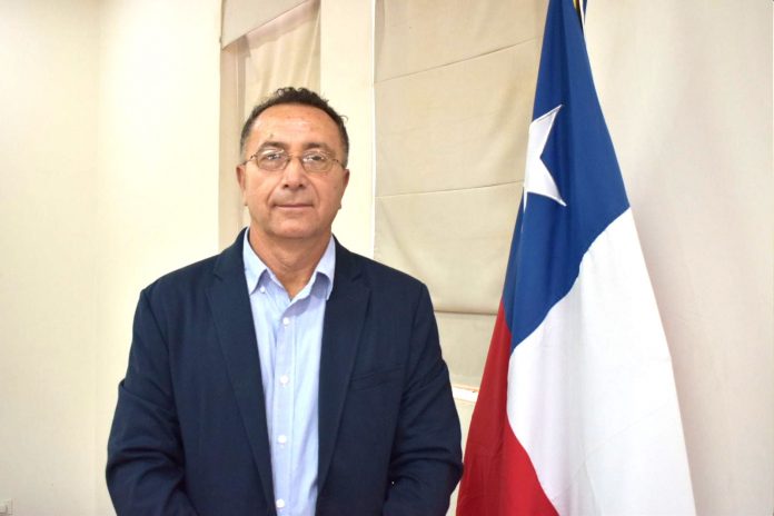  Profesor de Educación Física y atleta asume en la Seremía del Deporte