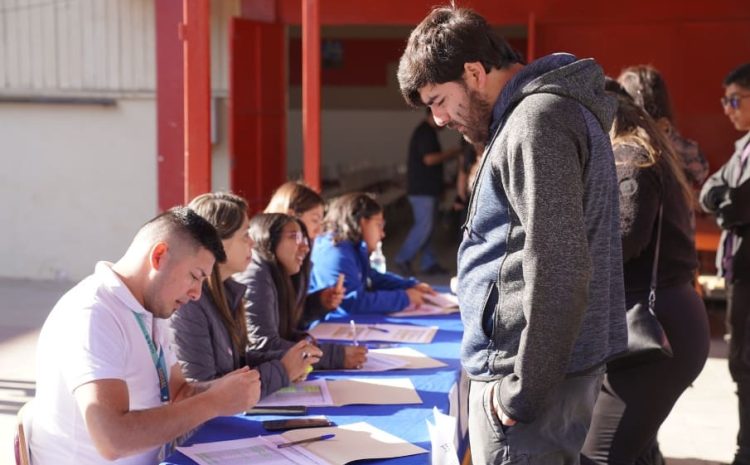 Illapel: 210 estudiantes reciben Beca Municipal de $250.000 para educación superior